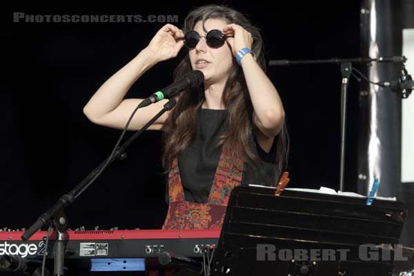 JULIA HOLTER - 2016-08-14 - SAINT MALO - Fort de St Pere - 